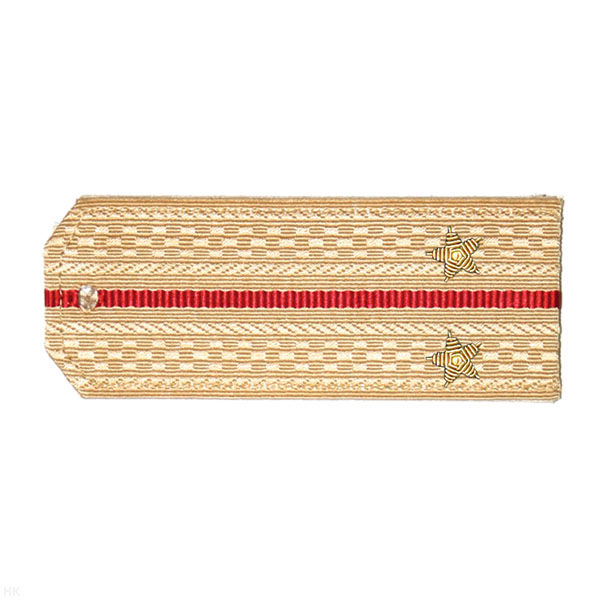 Погоны крем. с 1 красн. просв., вышит. канителью (лейтенант)