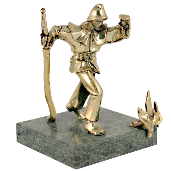 Статуэтка (литье бронза, камень змеевик) Огнеборец