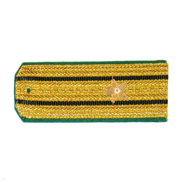 Погоны парадные золотые (металлиз.) с зел. кантом с 2 черн.и просв., вышит. канителью (майор)