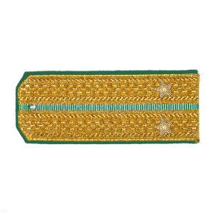 Погоны парадные золотые (металлиз.) с 1 зел. просв., вышит. канителью (лейтенант)