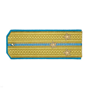 Погоны парадные золотые (шелк) с 1 голуб. просв., вышит. канителью (ст. лейтенант)