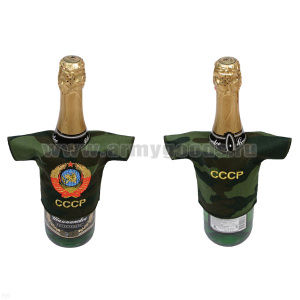 Рубашечка на бутылку сувенирная вышитая СССР (герб) кмф