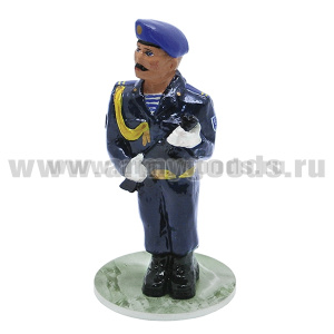 Фигурка гипсовая ВДВшник с автоматом (на подставке, в цилиндрич. упаковке)