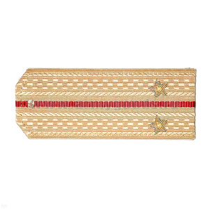 Погоны крем. с 1 красн. просв., вышит. канителью (лейтенант)