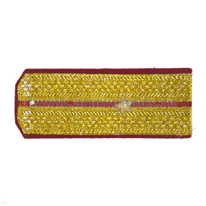 Погоны парадные золотые (металлиз.) с 1 крап. просв., вышит. канителью (мл. лейтенант)