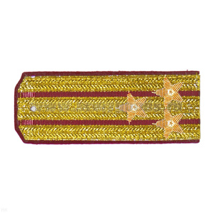 Погоны парадные золотые (металлиз.) с 2 крап. просв., вышит. канителью (полковник)